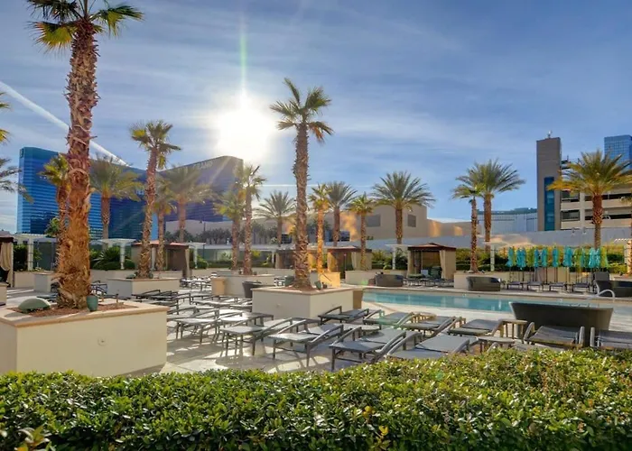 Mgm Signature-16-719 Strip View Jacuzzi Studio